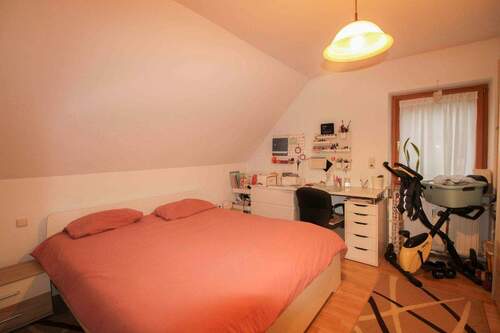 Schlafzimmer 1.OG Wohnung - 
