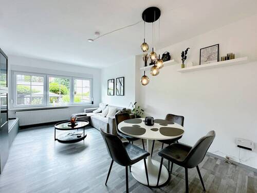 Wohn-Esszimmer Hochparterre - 2 Zimmer Etagenwohnung in Bielefeld / Innenstadt - Nord