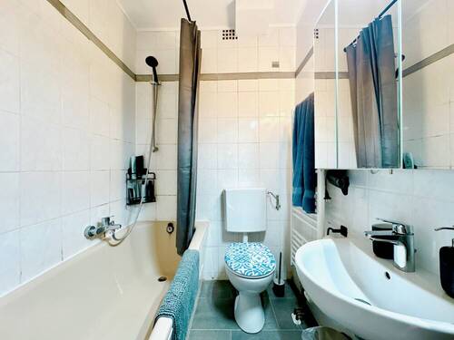 Badezimmer Hochparterre - Etagenwohnung mit 47,40 m&sup2; in Bielefeld / Innenstadt - Nord zum Kaufen