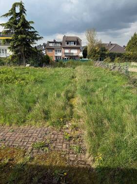 Garten hinter der Halle - 8 Zimmer Einfamilienhaus zum Kaufen in Stolberg (Rheinland) / Mausbach