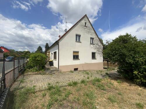 Zufahrt/ Garten - 5 Zimmer Doppelhaushälfte zum Kaufen in Igensdorf