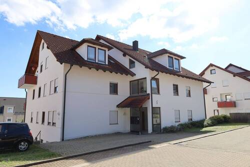 Hauseingang - 1 Zimmer Etagenwohnung zum Kaufen in Bitz
