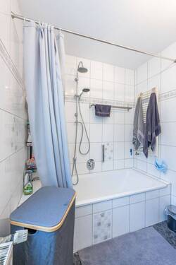 neutrale Wannen-Installation - 