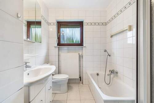 Vollbad im Erdgeschoss - 