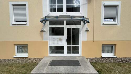 Eingangsbereich - Etagenwohnung mit 89,00 m&sup2; in Pirna zum Kaufen