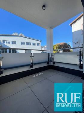 Balkon - 3 Zimmer Etagenwohnung zur Miete in Niefern-Öschelbronn / Niefern