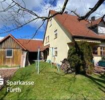 Ein-Zweifamilienhaus in Roßtal - 449.000,00&nbsp;EUR Kaufpreis, ca.&nbsp; 130,00&nbsp;m&sup2;&nbsp;Wohnfl&auml;che in Roßtal (PLZ: 90574) Buttendorf