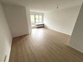 Wohnzimmer - 2 Zimmer Etagenwohnung zum Kaufen in Renningen