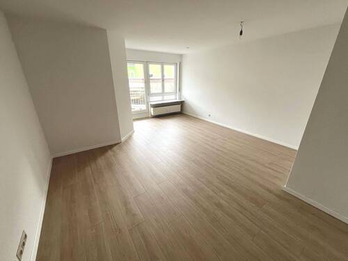 Wohnzimmer - 2 Zimmer Etagenwohnung zum Kaufen in Renningen