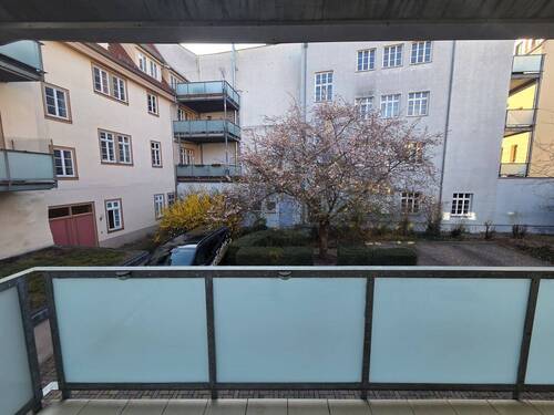 Balkon - Etagenwohnung mit 63,50 m&sup2; in Erfurt zur Miete