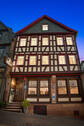 Ansicht von der Straße - **Traditionshaus Grimmelshausen Hotel in der Barbarossastadt Gelnhausen**