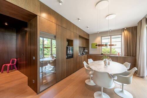 Kueche_Esszimmer - AIGNER - Stil als Lebensweise: Exklusive Designer-Wohnung in Bogenhausen