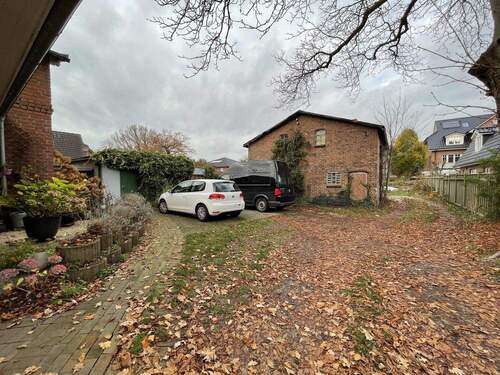 Ansicht zum rückwärtigen Grundstück - Mehrfamilienhaus, Wohnhaus mit 216,00 m&sup2; in Klein Nordende zum Kaufen