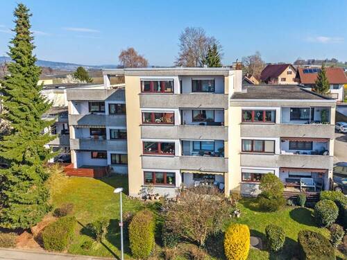 Ansicht Haus- Vorderseite - 4 Zimmer Etagenwohnung in Friedrichshafen