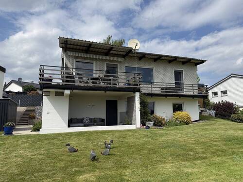 Rückansicht - Einfamilienhaus mit Panorama-Blick !