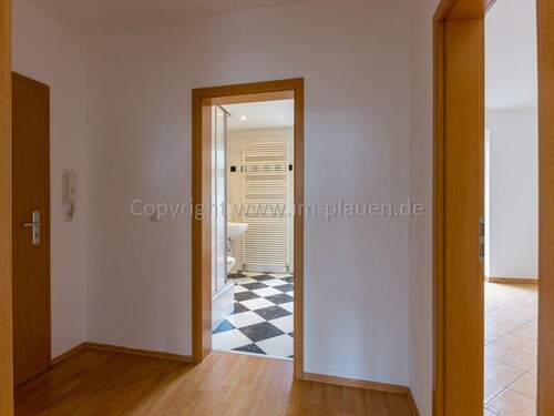 Flur - Etagenwohnung mit 56,80 m² in Plauen zur Miete