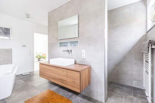 Badezimmer mit Dusche - 