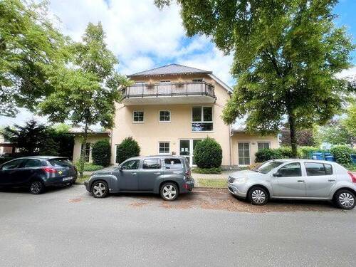 Straßenansicht - Bezugsfreie helle Praxis- oder Büroräume