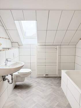 Bad - 3 Zimmer Etagenwohnung zur Miete in Leipzig