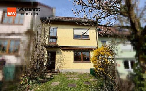 Gartenansicht - Ruhig wohnen vor den Toren Würzburgs - Reihenmittelhaus mit Garten, Garage und Stellplatz
