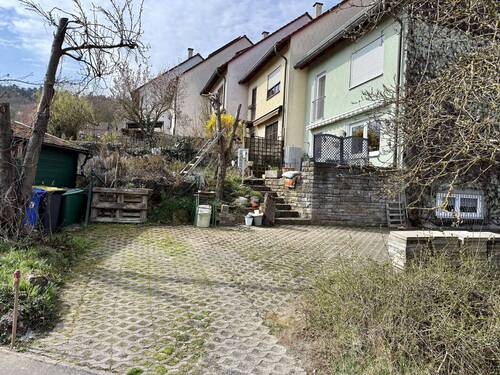 KFZ-Stellplatz - 