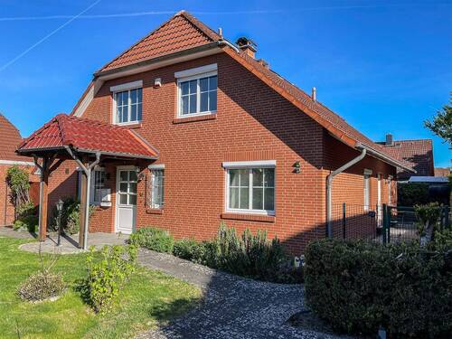 überdachter Hauseingang - 6 Zimmer Einfamilienhaus zum Kaufen in Neustadt