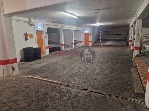 Tiefgarage - 
