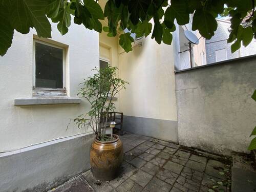 Innenhof mit Hintereingang - 