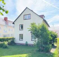 Wohlfühlen auf 56 Quadratmetern - helle Dachgeschosswohnung in ruhiger Lage in Weende - Göttingen