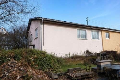 Hausansicht - 5 Zimmer Doppelhaushälfte zum Kaufen in Vöhringen