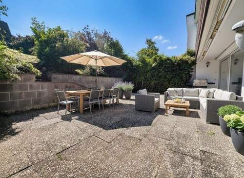 Terrasse Digital Möbliert - Familienhaus mit Gartenparadies und Einlieger-Option sofort frei