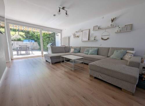 Wohnzimmer - 7 Zimmer Reihenendhaus zum Kaufen in Leinfelden-Echterdingen