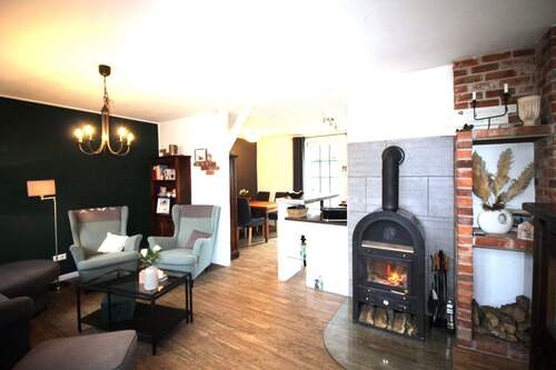 Wohnzimmer - 3 Zimmer Mehrfamilienhaus, Wohnhaus in Krummendeich