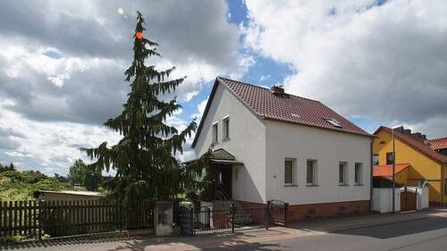 BILD1 - Niederfinow - Einfamilienhaus mit Nebengelass in idyllischer Lage am Finowkanal mit Bahnanbindung
