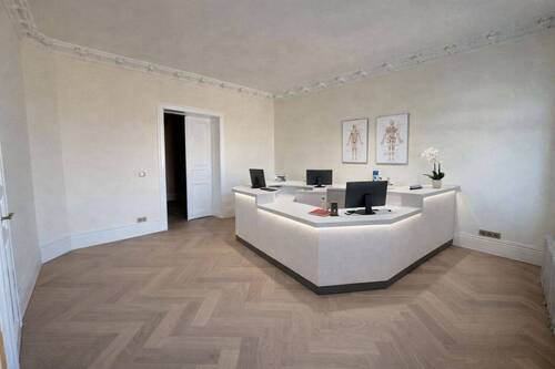 Empfang - unverbindliches Einrichtungsbeispiel (KI-generiert) - 8 Zimmer Büro in Görlitz