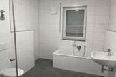 Moderne Badezimmer Penthouse.png - Etagenwohnung mit 81,40 m&sup2; in Nördlingen zur Miete
