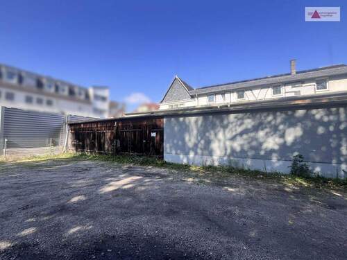Garagen - Mehrfamilienhaus, Wohnhaus mit 1,00 m&sup2; in Zwickau / Schedewitz zum Kaufen