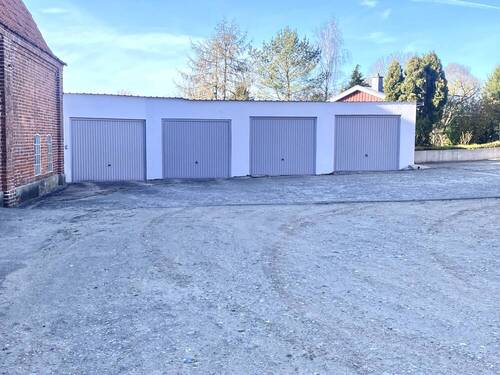 1 Garage u. St.-Platz - 