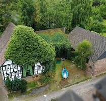 Historischer Resthof mit viel Potenzial und parkähnlichem Garten in Lauenförde - Lauenförde / Meinbrexen