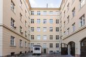 Hinterhof - 