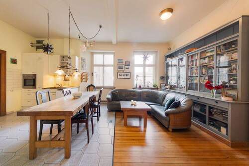 Wohnzimmer / Esszimmer - 4 Zimmer Etagenwohnung zum Kaufen in Berlin