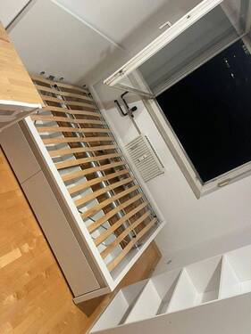 Zimmer 4 gestrichen u möbliert - Etagenwohnung mit 10,90 m² in Freiburg zur Miete