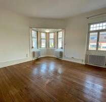 Stilvoll wohnen im Herzen von Oberkirch: Großzügige, helle 4-Zimmer-Wohnung (Gründerzeithaus) mit Wintergarten und Balkon