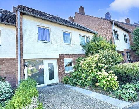 Fassade Vorne - 6 Zimmer Reihenmittelhaus zum Kaufen in Springe