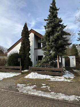 Titel - Verwirklichen Sie Ihren Wohntraum. Viel Patz in schönster Lage.