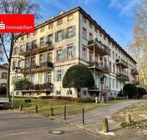 Leerstehend - Exklusive Wohnlage - 2 Zi.-Galeriewohnung mit Stellplatz im Kurpark Bad Weilbach! - Flörsheim