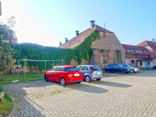 PKW-Stellplätze - 2 Zimmer Etagenwohnung zur Miete in Malschwitz