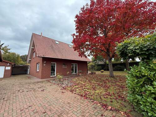 Hausansicht - *** Platz für die ganze Familie *** Einfamilienhaus mit vielen Extras ***