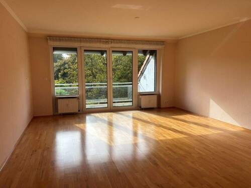 Wohnzimmer - 5 Zimmer Etagenwohnung zum Kaufen in Hamburg