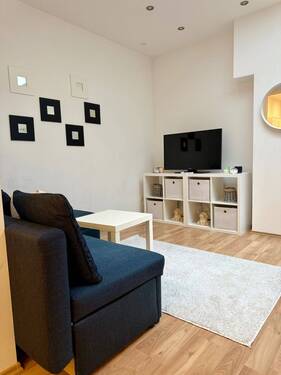 Wohnzimmer - 1 Zimmer Etagenwohnung zur Miete in Fürth